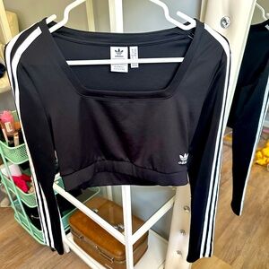Size M Adidas Long Sleeve Crop Top